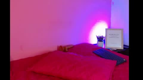 Snapshot of daisytaylor_ chatting on February 19, 2025, 8:55 am Daisy online show from February 19, 2025, 8:55 am