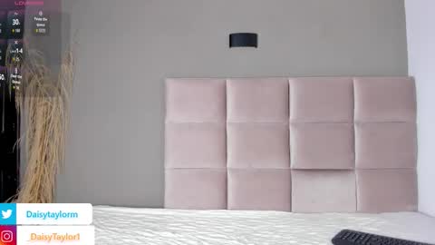 Snapshot of daisytaylor_ chatting on October 2, 2025, 12:34 pm Daisy online show from October 2, 2025, 12:34 pm