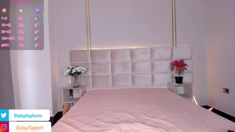Snapshot of daisytaylor_ chatting on November 27, 2025, 12:29 pm Daisy online show from November 27, 2025, 12:29 pm