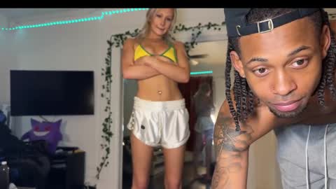 Snapshot of daisyy888 chatting on February 19, 2025, 12:44 pm daisy online show from February 19, 2025, 12:44 pm