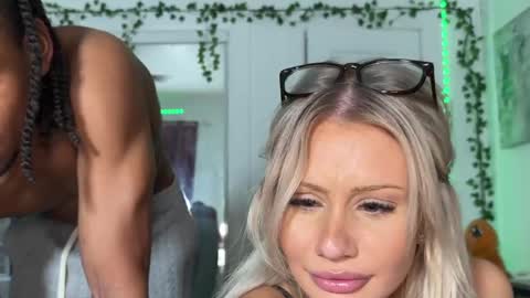 Snapshot of daisyy888 chatting on February 20, 2025, 10:48 am daisy online show from February 20, 2025, 10:48 am