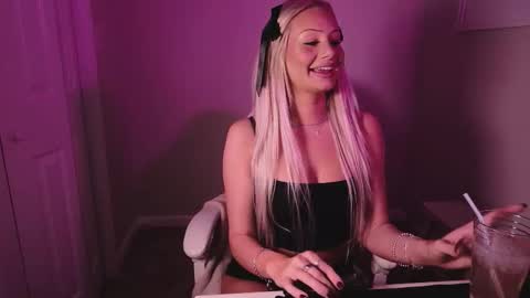 Snapshot of daisyy888 chatting on November 30, 2025, 12:36 am daisy online show from November 30, 2025, 12:36 am