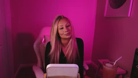 Snapshot of daisyy888 chatting on December 14, 2025, 1:55 am daisy online show from December 14, 2025, 1:55 am