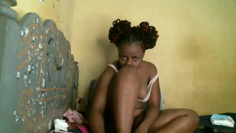 daisyy_delight online show from June 3, 2026, 2:33 pm