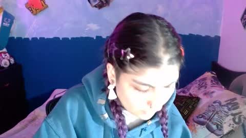 Snapshot of dak_7 chatting on December 31, 2024, 12:32 am -- -- help me reach 100 hands up online show from December 31, 2024, 12:32 am