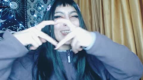 Snapshot of dak_7 chatting on January 18, 2025, 4:48 am -- -- help me reach 100 hands up online show from January 18, 2025, 4:48 am