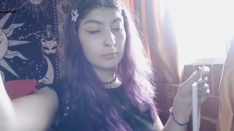 Snapshot of dak_7 chatting on January 18, 2025, 9:45 pm -- -- help me reach 100 hands up online show from January 18, 2025, 9:45 pm