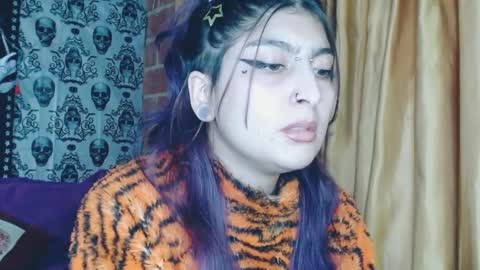 Snapshot of dak_7 chatting on February 20, 2025, 11:21 pm -- -- help me reach 100 hands up online show from February 20, 2025, 11:21 pm