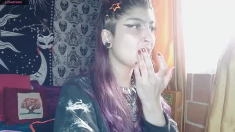 Snapshot of dak_7 chatting on March 10, 2025, 10:45 pm -- -- help me reach 100 hands up online show from March 10, 2025, 10:45 pm