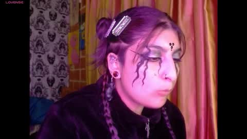 Snapshot of dak_7 chatting on November 1, 2025, 5:09 am -- -- help me reach 100 hands up online show from November 1, 2025, 5:09 am