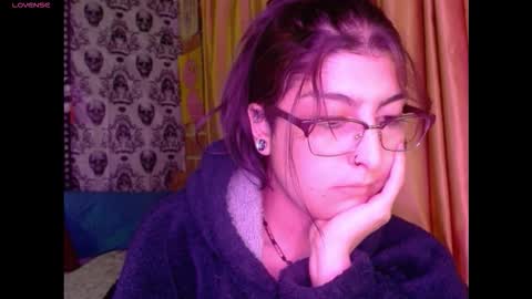 Snapshot of dak_7 chatting on November 7, 2025, 2:55 am -- -- help me reach 100 hands up online show from November 7, 2025, 2:55 am