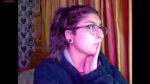 Snapshot of dak_7 chatting on November 12, 2025, 3:29 am -- -- help me reach 100 hands up online show from November 12, 2025, 3:29 am