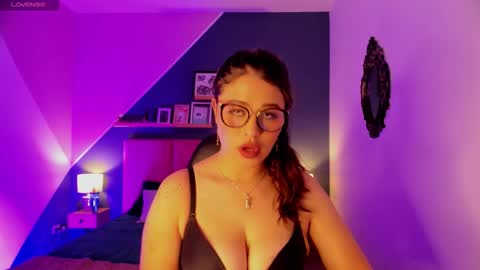 Snapshot of dakhota_rouge chatting on March 3, 2026, 12:33 pm Dakhota online show from March 3, 2026, 12:33 pm