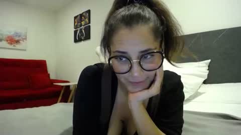 IG  dakotasofiaa online show from December 2, 2025, 1:22 am