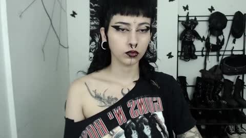 Snapshot of dakota_krall_ chatting on September 13, 2025, 4:01 am dakota online show from September 13, 2025, 4:01 am