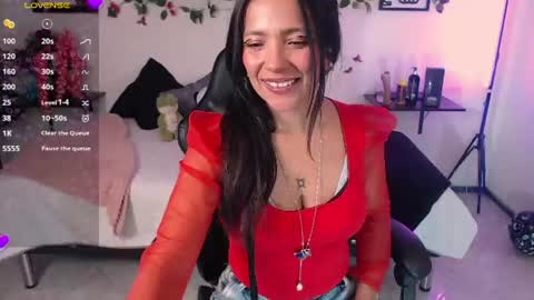 Snapshot of dakota_ro chatting on June 18, 2026, 9:30 pm Caroliina online show from June 18, 2026, 9:30 pm