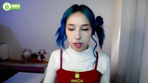 Maca online show from December 18, 2025, 2:01 pm