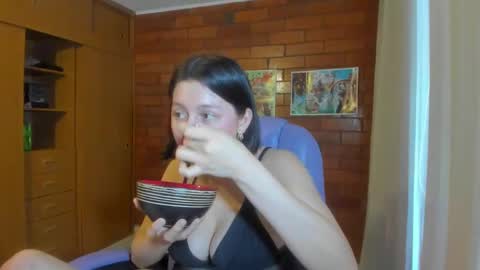 Snapshot of dakotaa_aa chatting on February 11, 2025, 6:33 pm The girl of your dreams o online show from February 11, 2025, 6:33 pm