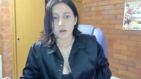 Snapshot of dakotaa_aa chatting on March 10, 2025, 10:55 pm The girl of your dreams o online show from March 10, 2025, 10:55 pm