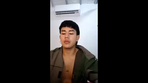 Snapshot of dalejo02 chatting on December 22, 2025, 12:51 am dalejo02 online show from December 22, 2025, 12:51 am