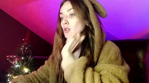 Dalia  online show from December 29, 2024, 1:17 pm