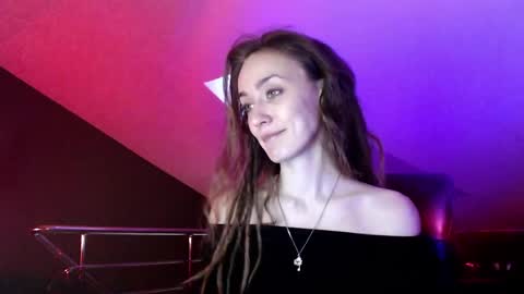 Dalia  online show from February 2, 2025, 9:19 am