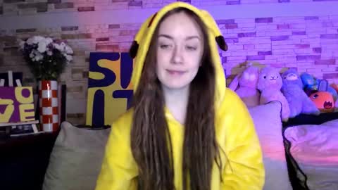 Dalia  online show from October 20, 2025, 9:43 am