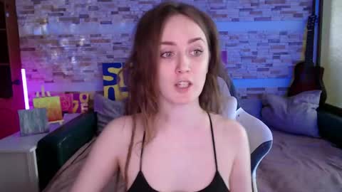 Dalia  online show from April 20, 2026, 11:02 am