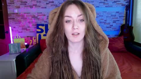Dalia  online show from April 26, 2026, 10:35 am