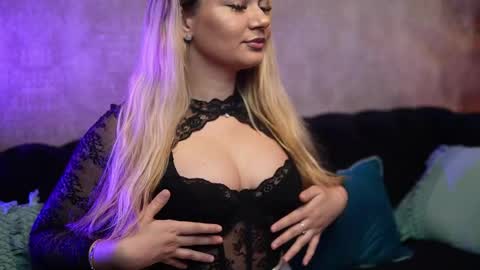  Dalia  online show from March 24, 2026, 8:03 pm