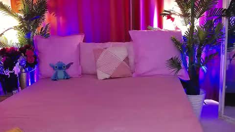 DalidaSelena online show from March 5, 2026, 9:49 am