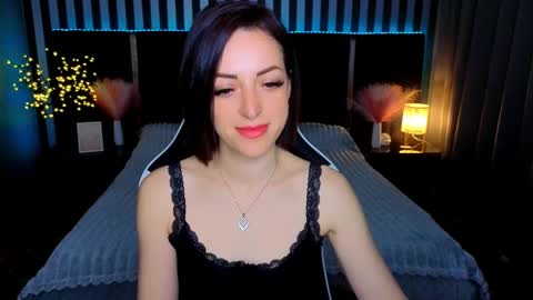 daloraslin online show from May 12, 2026, 7:00 pm