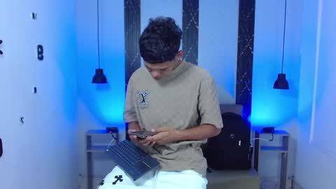 Snapshot of damar_felipe chatting on November 13, 2025, 7:29 am damar_felipe online show from November 13, 2025, 7:29 am