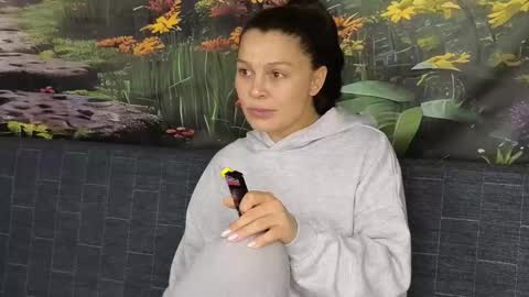 damedefeu online show from October 8, 2025, 11:41 am