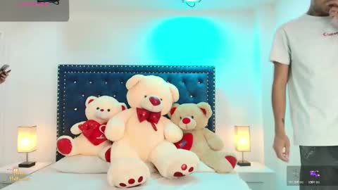 DAMIAN AND ROXANNE.  online show from October 19, 2025, 12:28 pm