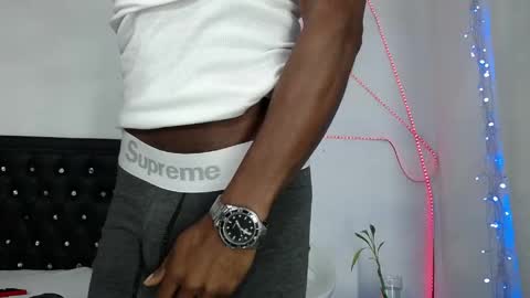 Snapshot of damian_hart_24cm chatting on May 21, 2026, 12:01 pm damian_hart_24cm online show from May 21, 2026, 12:01 pm