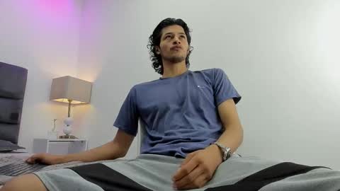 Snapshot of damian_vadim chatting on March 27, 2026, 11:21 am Damian Vadim online show from March 27, 2026, 11:21 am
