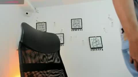Snapshot of damianblazee chatting on May 31, 2026, 12:23 pm damianblazee online show from May 31, 2026, 12:23 pm