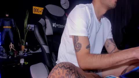 Snapshot of damiancox chatting on March 7, 2025, 7:27 pm Daamiancox online show from March 7, 2025, 7:27 pm