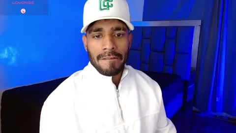 Snapshot of damiano_walker chatting on May 7, 2026, 5:02 am damiano_walker online show from May 7, 2026, 5:02 am
