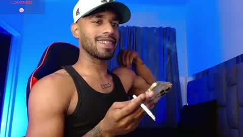 Snapshot of damiano_walker chatting on July 17, 2026, 3:35 am damiano_walker online show from July 17, 2026, 3:35 am