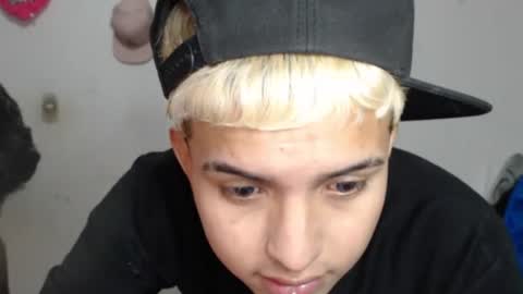 Snapshot of damiansexyboy69 chatting on November 26, 2025, 5:30 am damiansexyboy69 online show from November 26, 2025, 5:30 am