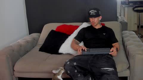 INSTAGRAM  DAMMIANMILLEROFICIAL online show from February 1, 2026, 5:00 pm