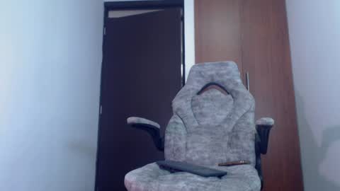 Snapshot of dammuscle chatting on June 30, 2026, 5:47 pm dammuscle online show from June 30, 2026, 5:47 pm