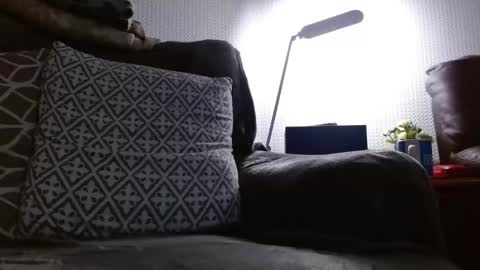 Snapshot of damocles01 chatting on February 17, 2025, 10:14 pm Damocles online show from February 17, 2025, 10:14 pm