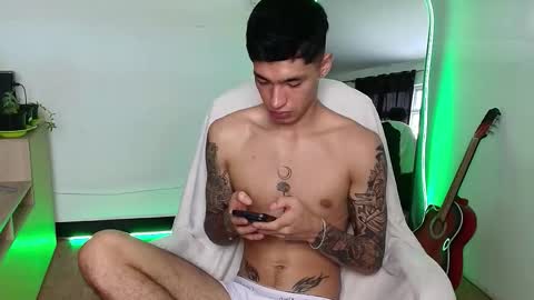 Snapshot of damon_333 chatting on November 19, 2025, 7:58 pm Damon online show from November 19, 2025, 7:58 pm