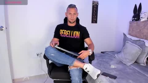 Snapshot of damon_baker0 chatting on October 1, 2025, 9:10 pm Damon bakert online show from October 1, 2025, 9:10 pm