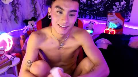 damon_clark_ online show from March 5, 2025, 9:59 pm
