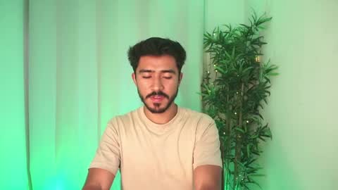 damon_frost online show from April 24, 2026, 9:39 pm
