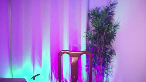 Snapshot of damon_frost chatting on May 8, 2026, 8:47 pm damon_frost online show from May 8, 2026, 8:47 pm